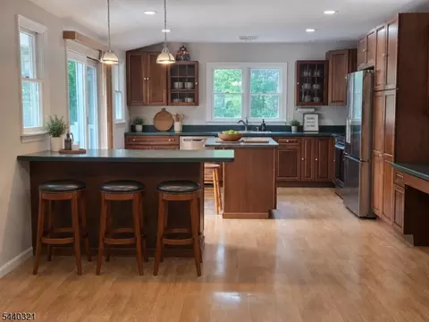 3 Thomas Dr, Hackettstown, NJ 07840 photo 5