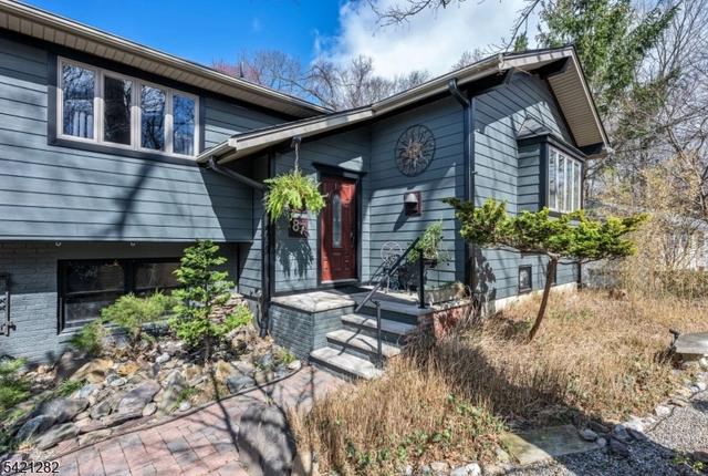 87 Buena Vista Dr, Ringwood, NJ 07456