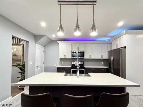 2076 Berwyn St, Union, NJ 07083