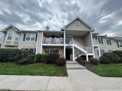 101 Reading Cir, Bridgewater, NJ 08807