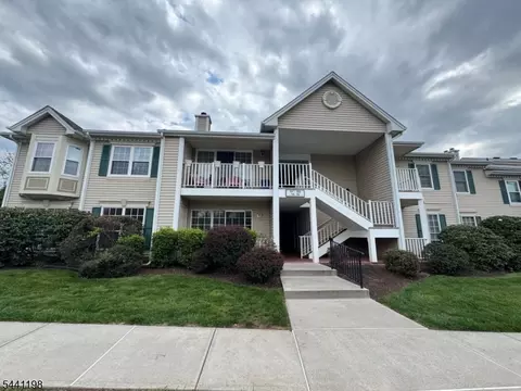 101 Reading Cir, Bridgewater, NJ 08807