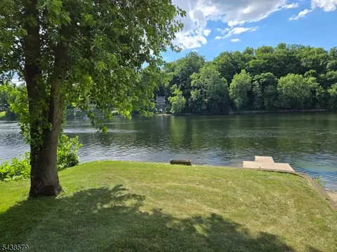 2967 River Rd, Phillipsburg, NJ 08865