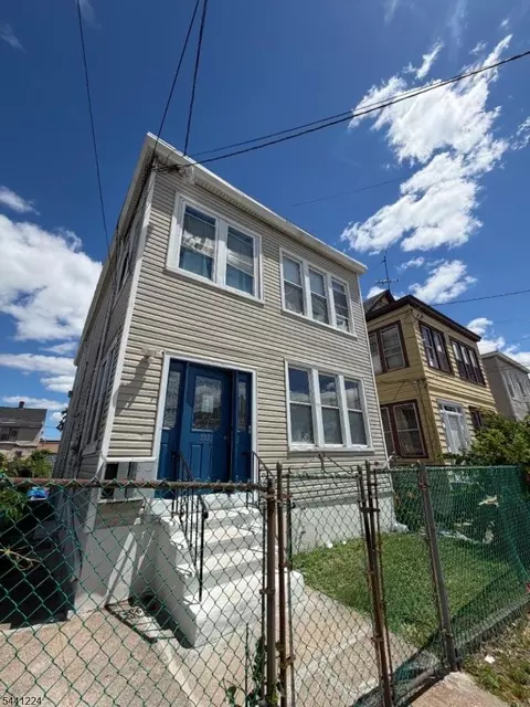 393 Madison Ave #3, Paterson City, NJ 07524