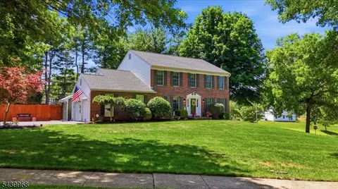 30 Glen Eagles Rd, Washington, NJ 07882