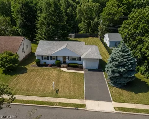 24 Valley View Rd, Hillside, NJ 07205