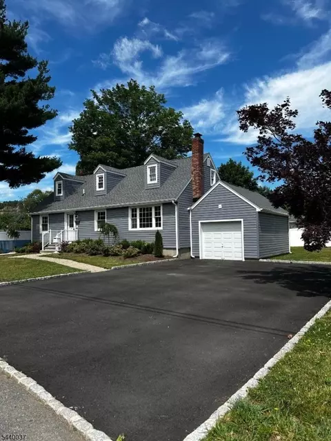 4 Van Duyne Ave, Riverdale, NJ 07457