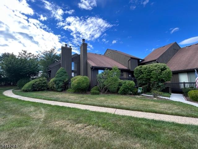 11 Westgate Dr, Edison, NJ 08820