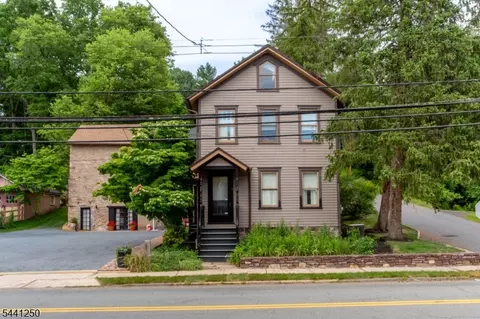 3 S Main St, Stockton, NJ 08559