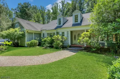 225 Sunlit Dr, Warren Twp, NJ 07059