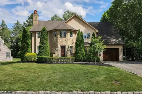 2 Estelle Pl, Cranford, NJ 07016