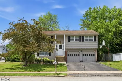 71 Clover Hill Dr, Flanders, NJ 07836