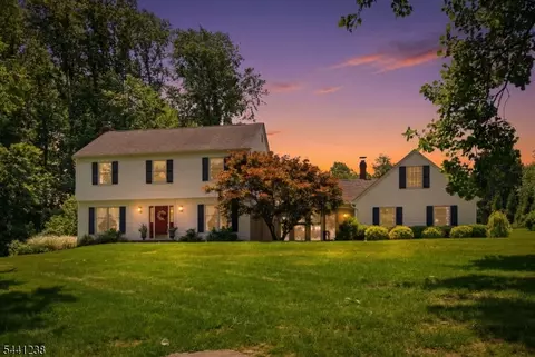 14 Grandview Ter, Sparta, NJ 07871