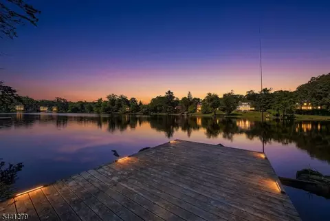 44 Glen Rd, Mountain Lakes, NJ 07046