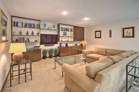 Living - 5 Thads Hill Rd, Hampton, NJ 08827 photo 3 of 5