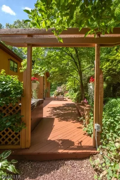 Exterior - 5 Thads Hill Rd, Hampton, NJ 08827 photo 10 of 13