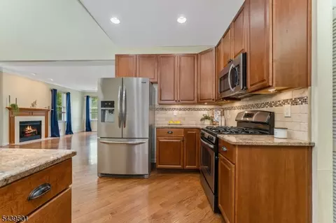 Kitchen - 76 Samson Dr, Flemington, NJ 08822 photo 2 of 3