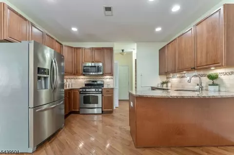 Kitchen - 76 Samson Dr, Flemington, NJ 08822 photo 1 of 3