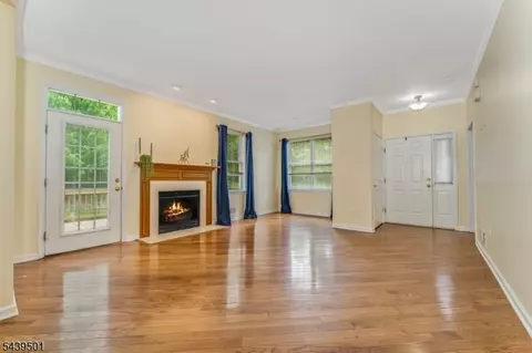 Living - 76 Samson Dr, Flemington, NJ 08822 photo 2 of 4