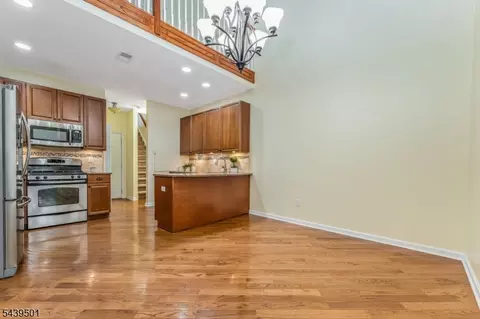Entry Way - 76 Samson Dr, Flemington, NJ 08822 photo 2 of 7