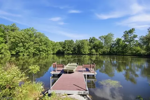 60 Morgan Dr, Sparta, NJ 07871