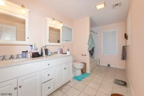 Bath - 139 Mohawk Trl, Wayne, NJ 07470 photo 2 of 2