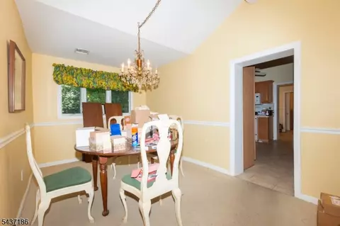 Dining - 139 Mohawk Trl, Wayne, NJ 07470 photo 2 of 2