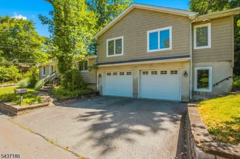 Exterior - 139 Mohawk Trl, Wayne, NJ 07470 photo 2 of 6