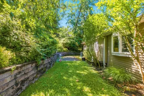 Exterior - 139 Mohawk Trl, Wayne, NJ 07470 photo 6 of 6