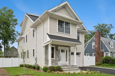 4 Shadylawn Dr, Madison, NJ 07940