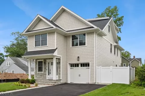 4 Shadylawn Dr, Madison, NJ 07940