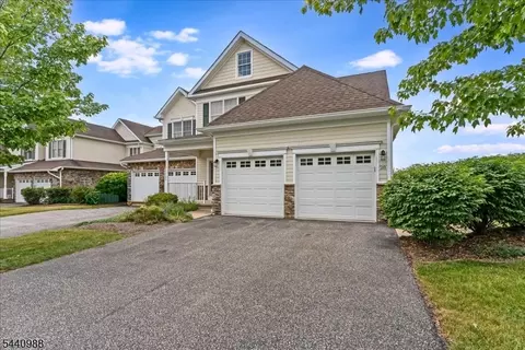 28 Briar Ct, Hamburg, NJ 07419