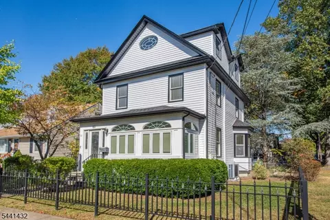 69 W Hanover Ave, Morris Plains, NJ 07950