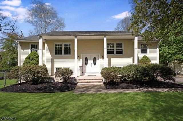 26 Meslar Rd, Morris Plains, NJ 07950