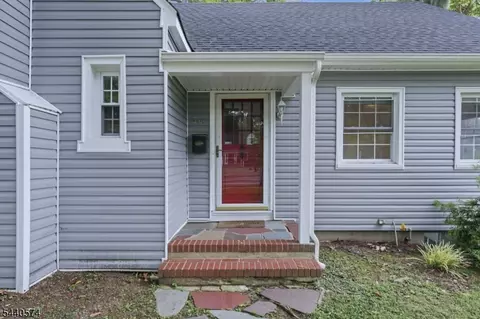 Exterior - 344 Mountain Ave, North Plainfield, NJ 07062 photo 4 of 7