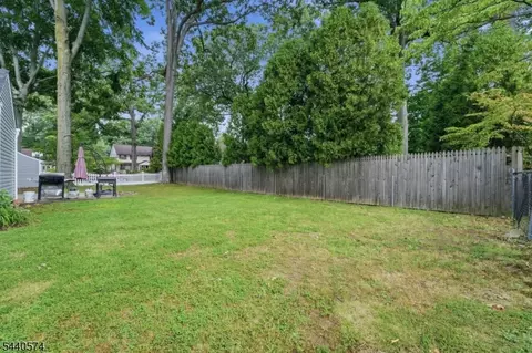 Exterior - 344 Mountain Ave, North Plainfield, NJ 07062 photo 5 of 7