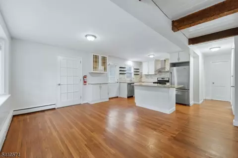 Living - 344 Mountain Ave, North Plainfield, NJ 07062 photo 4 of 5
