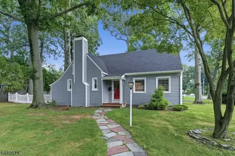 Exterior - 344 Mountain Ave, North Plainfield, NJ 07062 photo 3 of 7