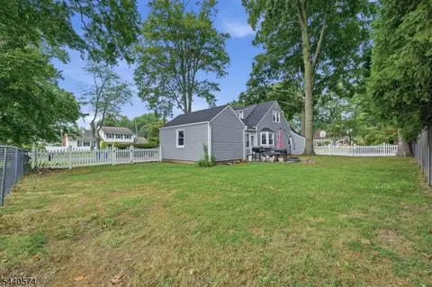 Exterior - 344 Mountain Ave, North Plainfield, NJ 07062 photo 6 of 7
