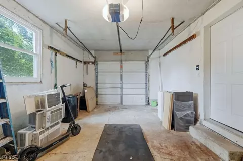 Entry Way - 344 Mountain Ave, North Plainfield, NJ 07062 photo 3 of 3