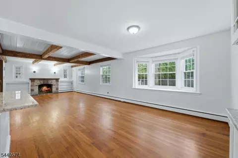 Living - 344 Mountain Ave, North Plainfield, NJ 07062 photo 3 of 5