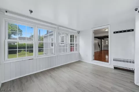 Entry Way - 344 Mountain Ave, North Plainfield, NJ 07062 photo 2 of 3