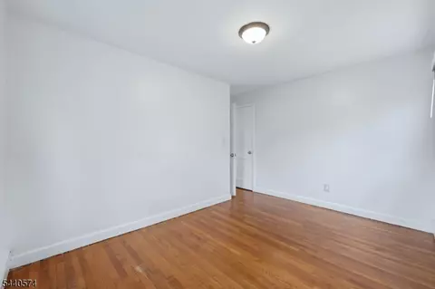 Bedroom - 344 Mountain Ave, North Plainfield, NJ 07062 photo 3 of 8
