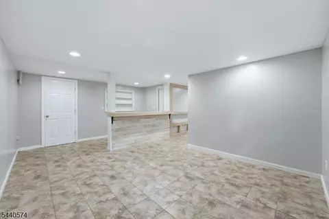 Living - 344 Mountain Ave, North Plainfield, NJ 07062 photo 5 of 5