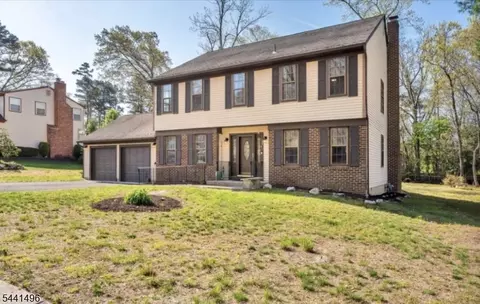 134 Country Ln, Sicklerville, NJ 08081