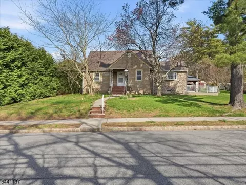 95 Sycamore Ave, Livingston, NJ 07039