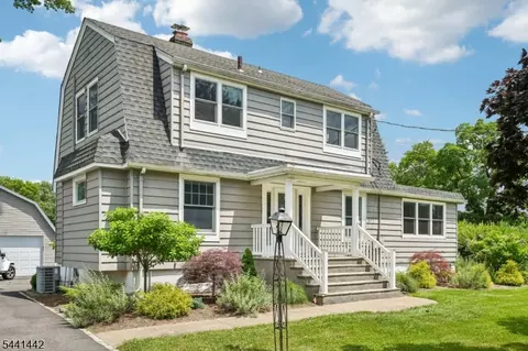 377 Hollywood Ave, Fairfield, NJ 07004