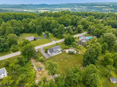 View/Area - 57 Circle Dr, Hampton, NJ 08827 photo 4 of 5