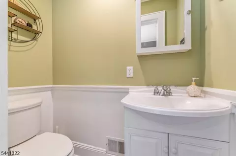 Bath - 57 Circle Dr, Hampton, NJ 08827 photo 1 of 3