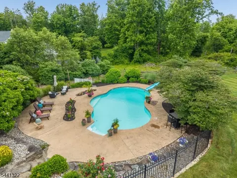 Exterior - 57 Circle Dr, Hampton, NJ 08827 photo 5 of 12