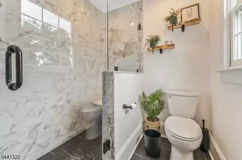 Bath - 57 Circle Dr, Hampton, NJ 08827 photo 2 of 3